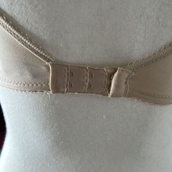 Wacoal Nude Bra, 32B - Picture 2 of 3